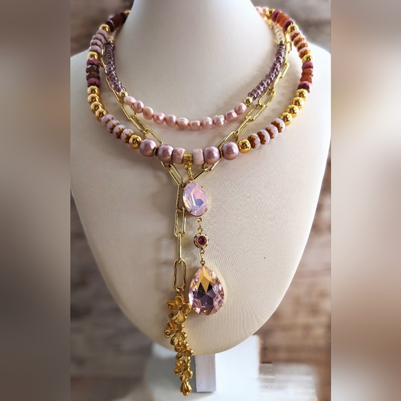 Rose Opaline Glass And Freshwater Pearls  In Paperclip Statement Necklace - Picture 6 of 13